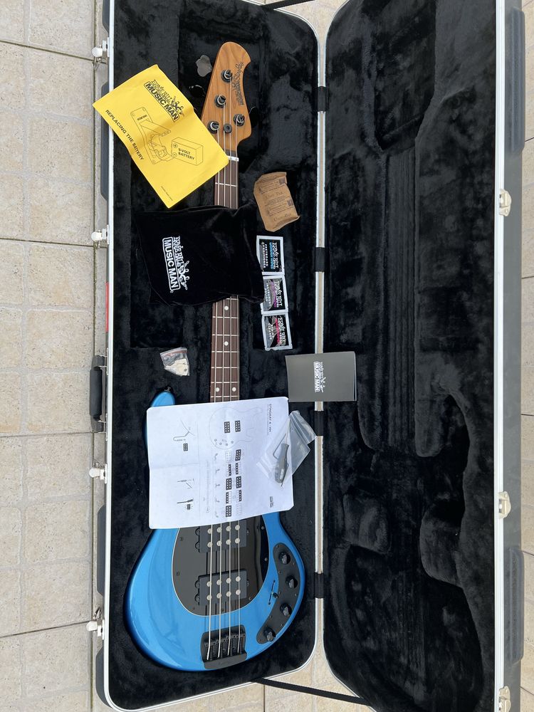 Guitarra baixo Ernie Ball Musicman 4 HH Special