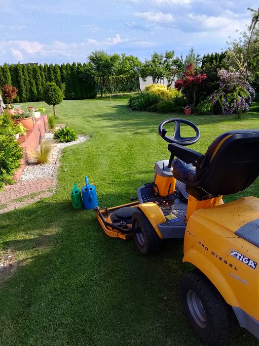 2 szuki Traktorek kosiarka  stiga park diesel zamiatarka  pług do śnie