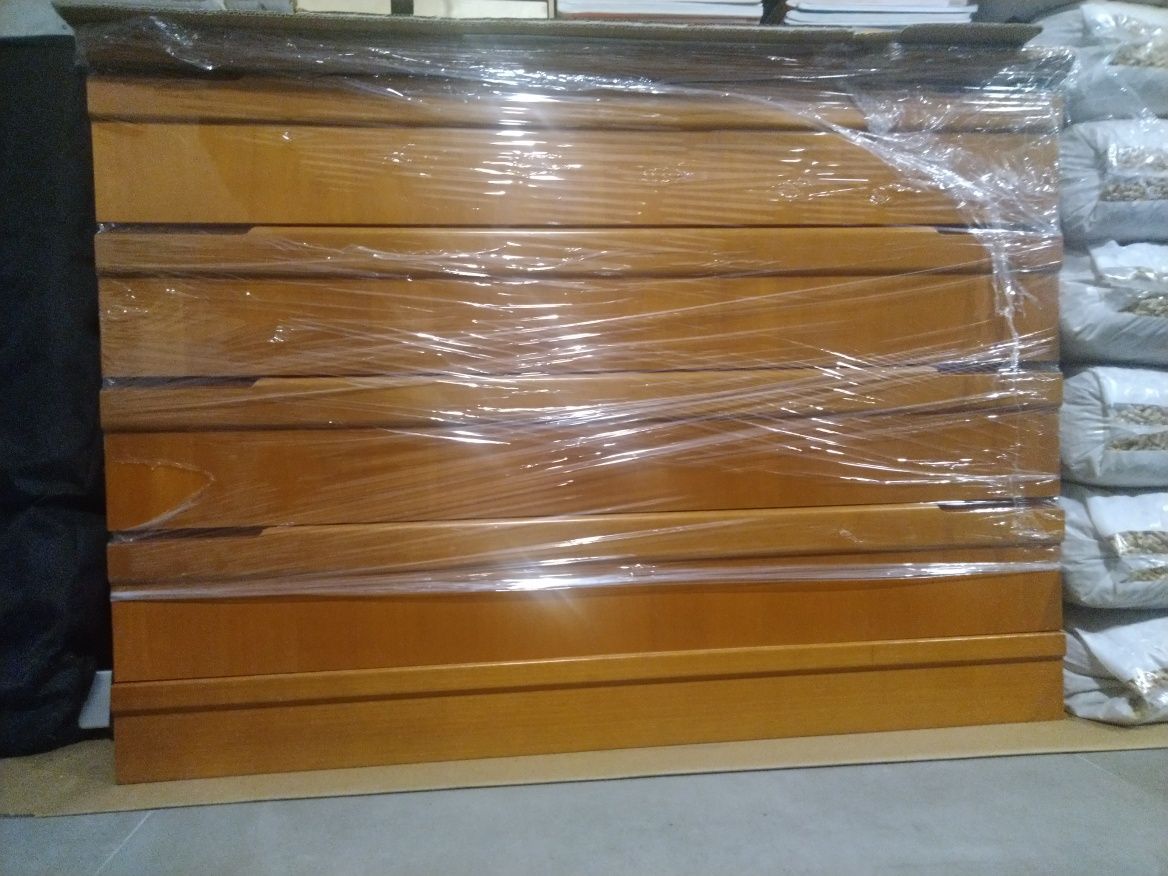 Vendo conjunto de mobiliário de quarto com acabamento em cerejeira
