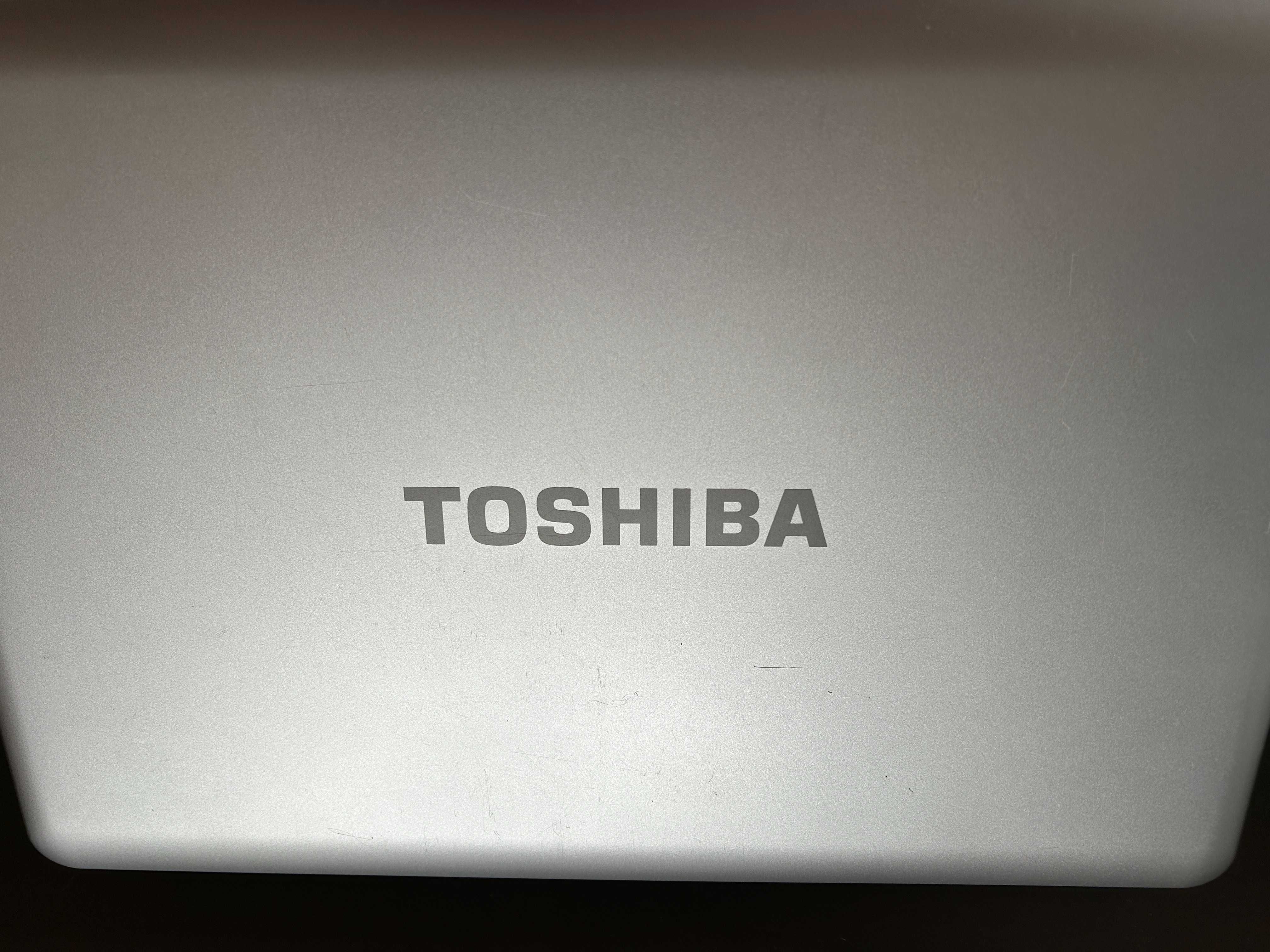 Computador Toshiba com porta de CD e Diskette