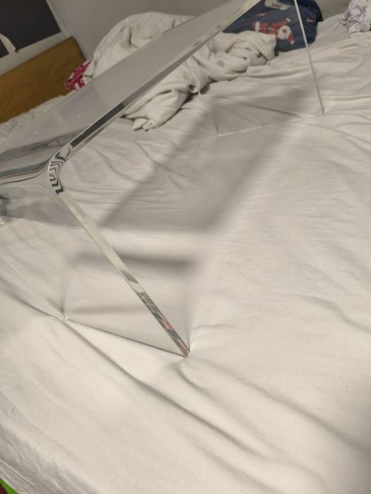 Mesa de centro em acrílico 30 altura 30 em profundidade 60 largura (cm