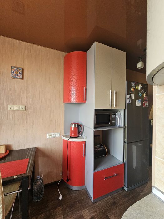 Сдам 3х ком квартиру Зубенко 25 м.Студенченская.L