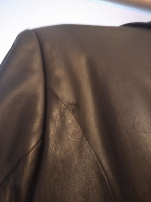 Женский кожаный пиджак