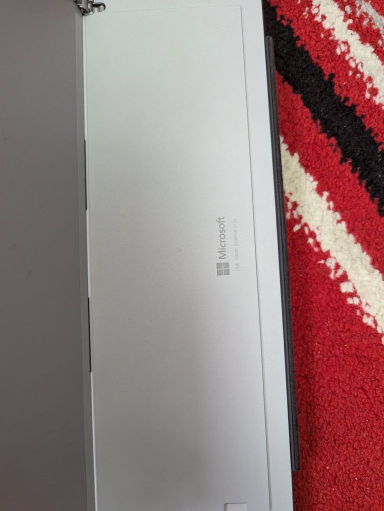 Microsoft surface pro 5 I5-7300u 4/128 1796