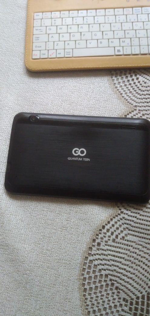 Tablet Goclever Quantum 700 N+ etui z klawiaturą