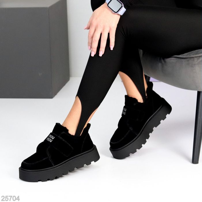 Жіночі шкіряні зимові черевики в кольорах