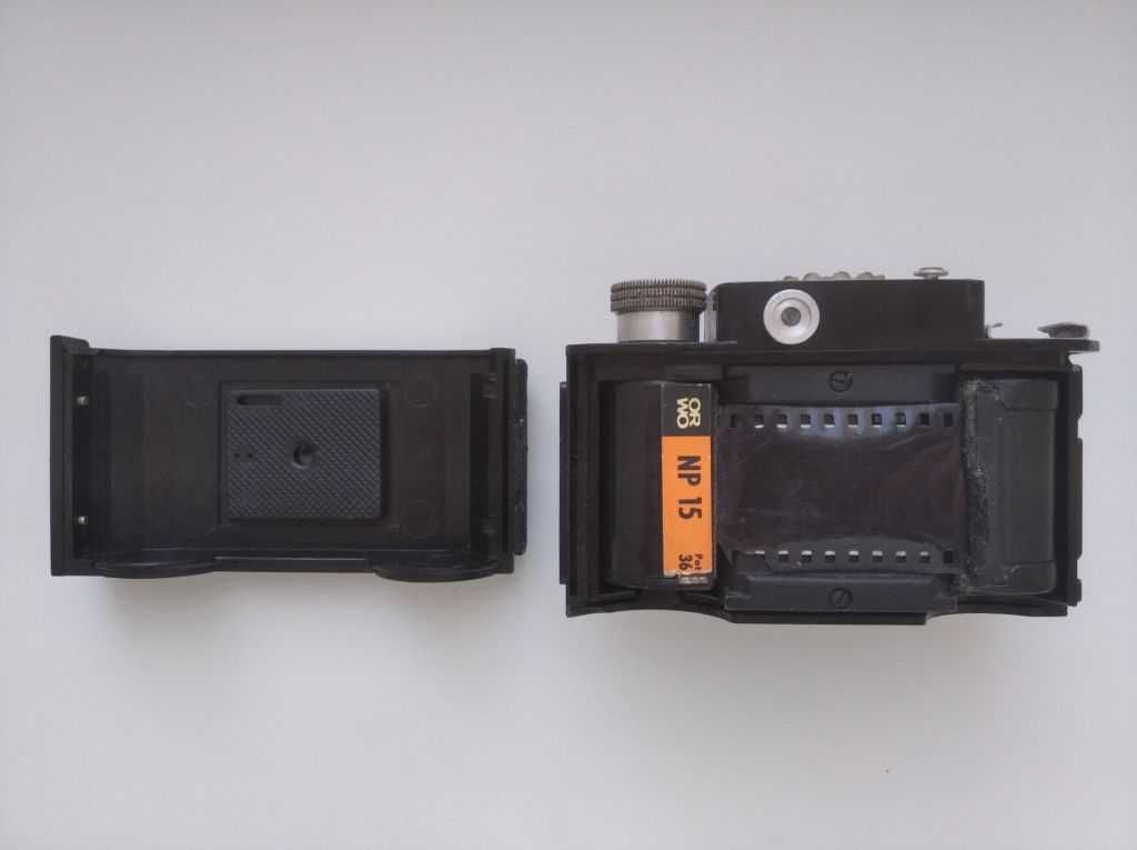 фотоаппарат Смена с кожаным футляром и фотоэкспонометром