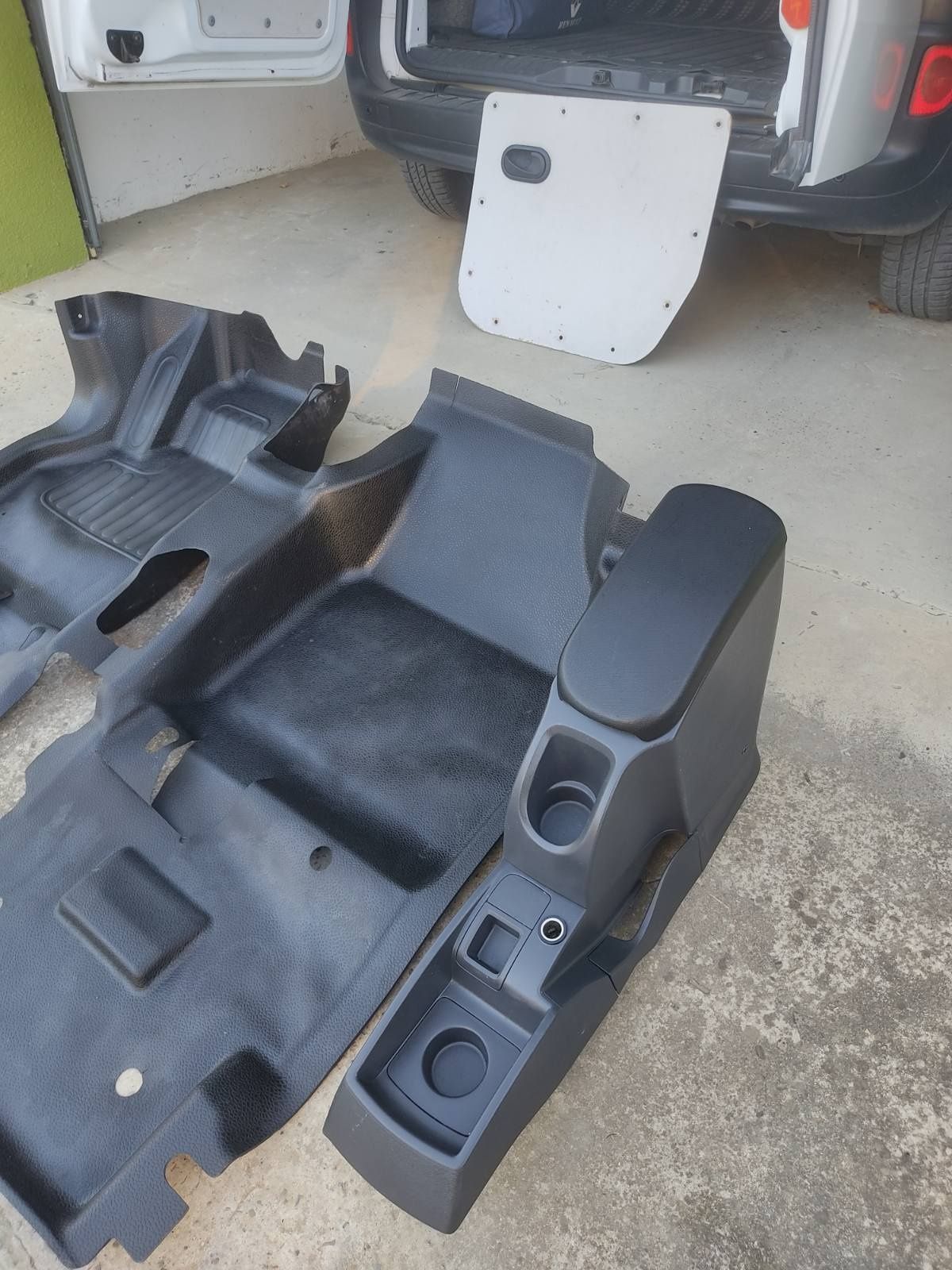 Оригінальна підлога Renault Kengo 2(2008-2020)/Citan