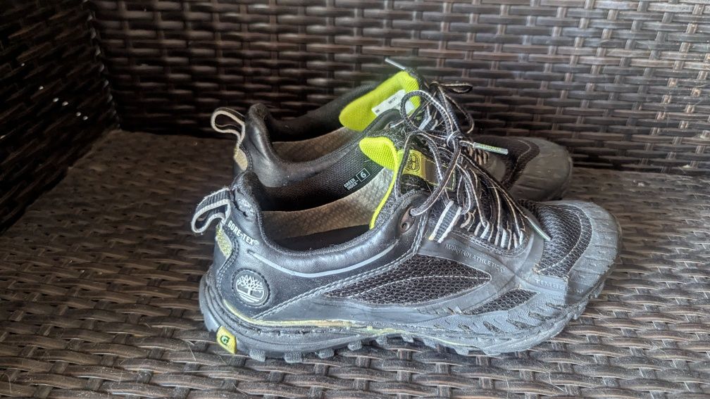 Sapatos desportivos Timberland em bom estado