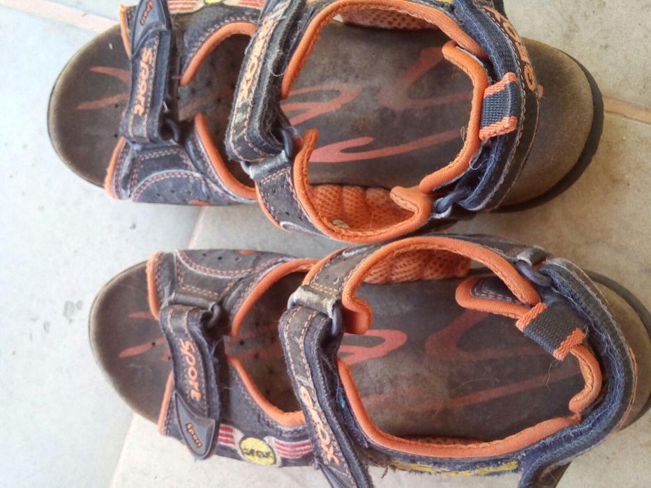 Продам сандалии Geox на мальчика 37р