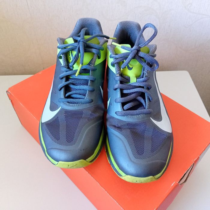 Кросівки для залу, тренувань Nike Lunar Vapor Trainer 41 розмір