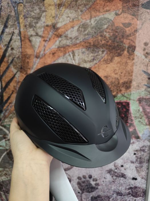 Kask jeździecki Covalliero Exite rozm S lub M
