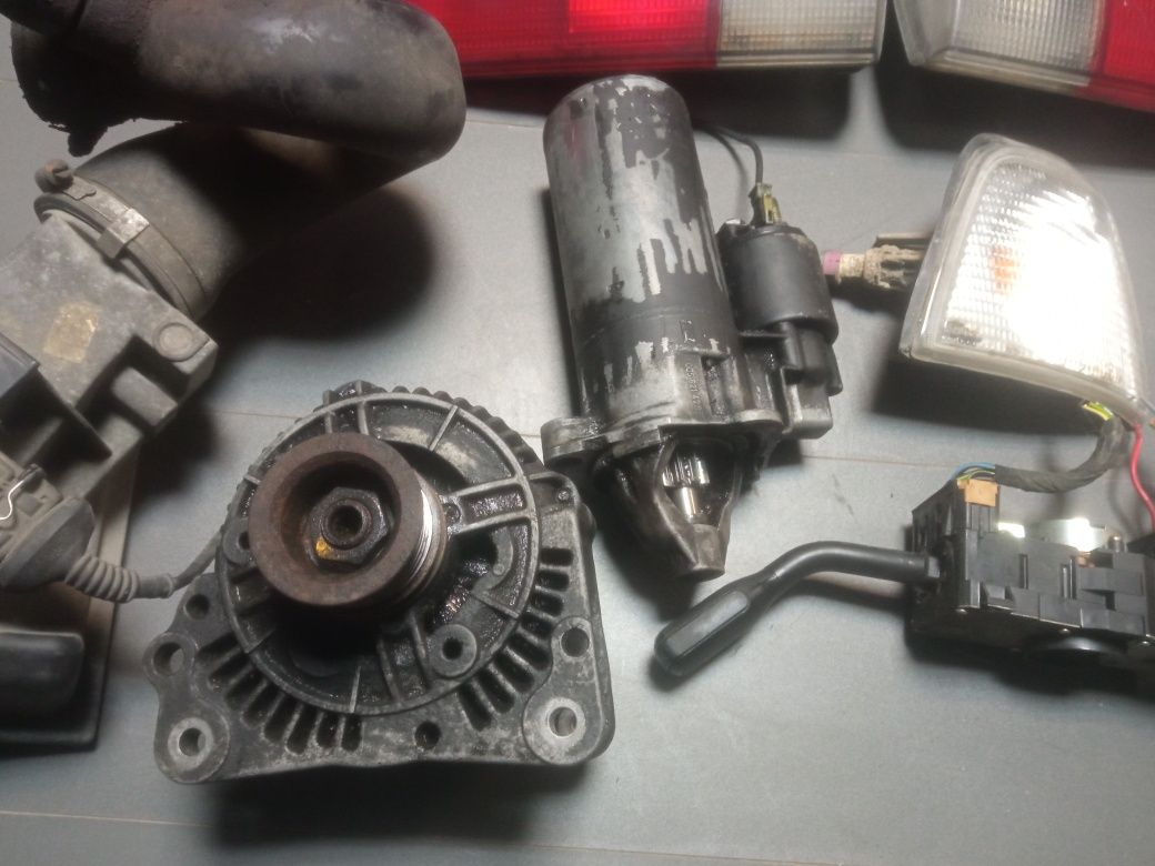 Audi 80 b4 1.9 TD alternator rozrusznik lampy przepływomierz hak