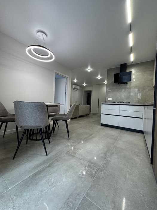 3 кімнати продаж мікрорайон  сонячний 3-поверх