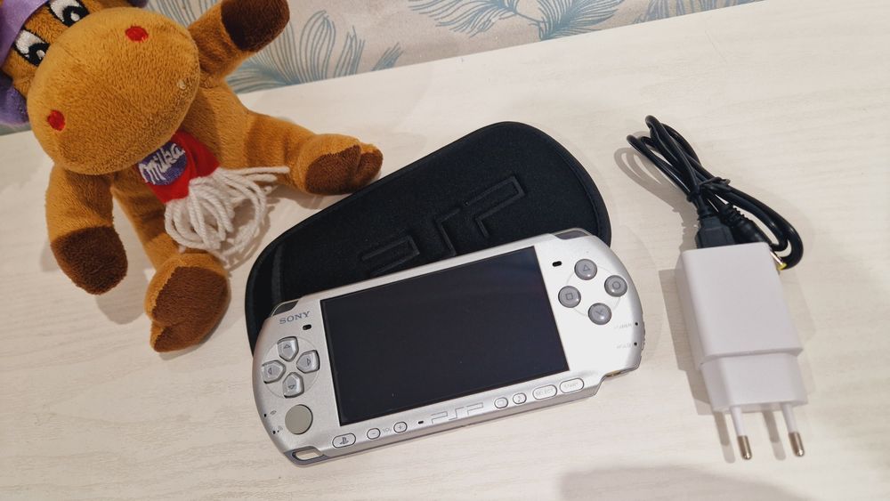 Sony PSP 3000 l 64гиг 138игр +чехол!