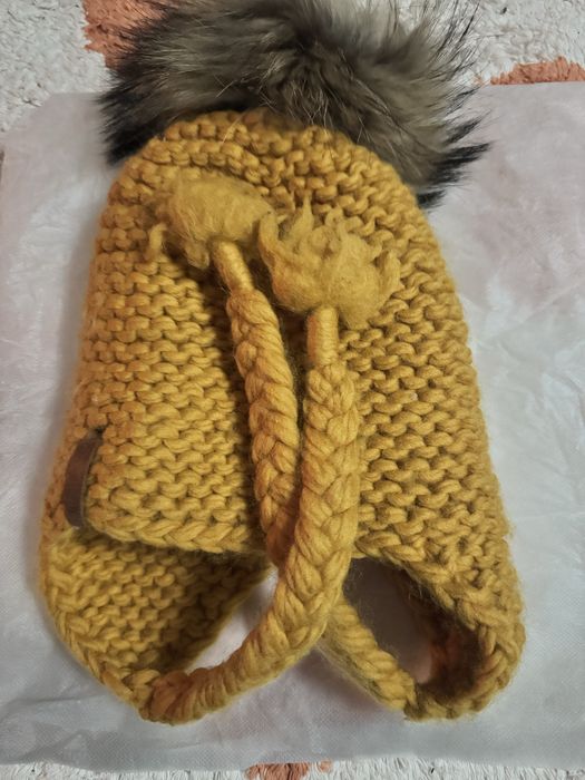 Продам шапку можна і хлопчику і дівчинці