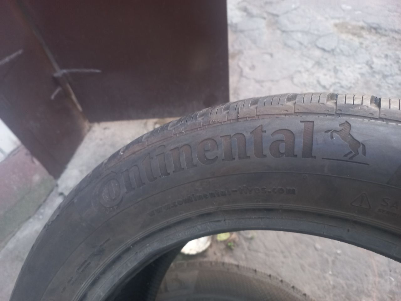 Continental 215/55 r 17 Зима