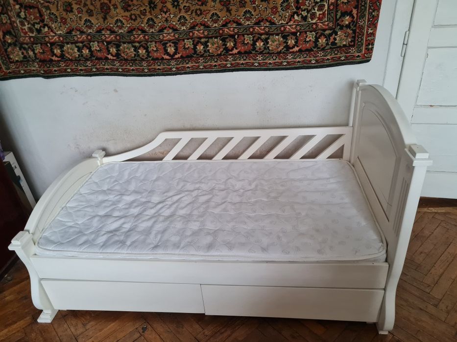 Дитяче ліжко дерев'яне