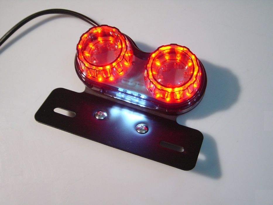 Farolim traseiro LED fumado com piscas integrados