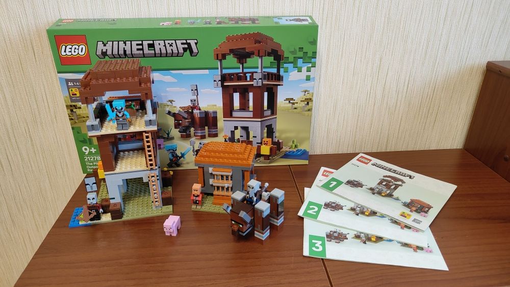 LEGO Minecraft Аванпост розбійників та спустошувач (21278)