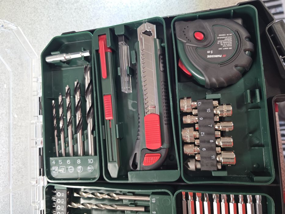 Aparafusadora 20v com acessórios parkside