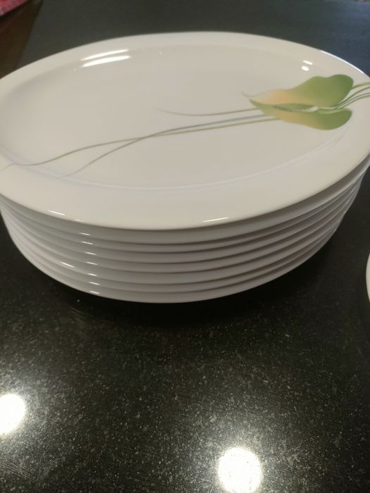 Conjunto chavenas de chá+ pratos  comida