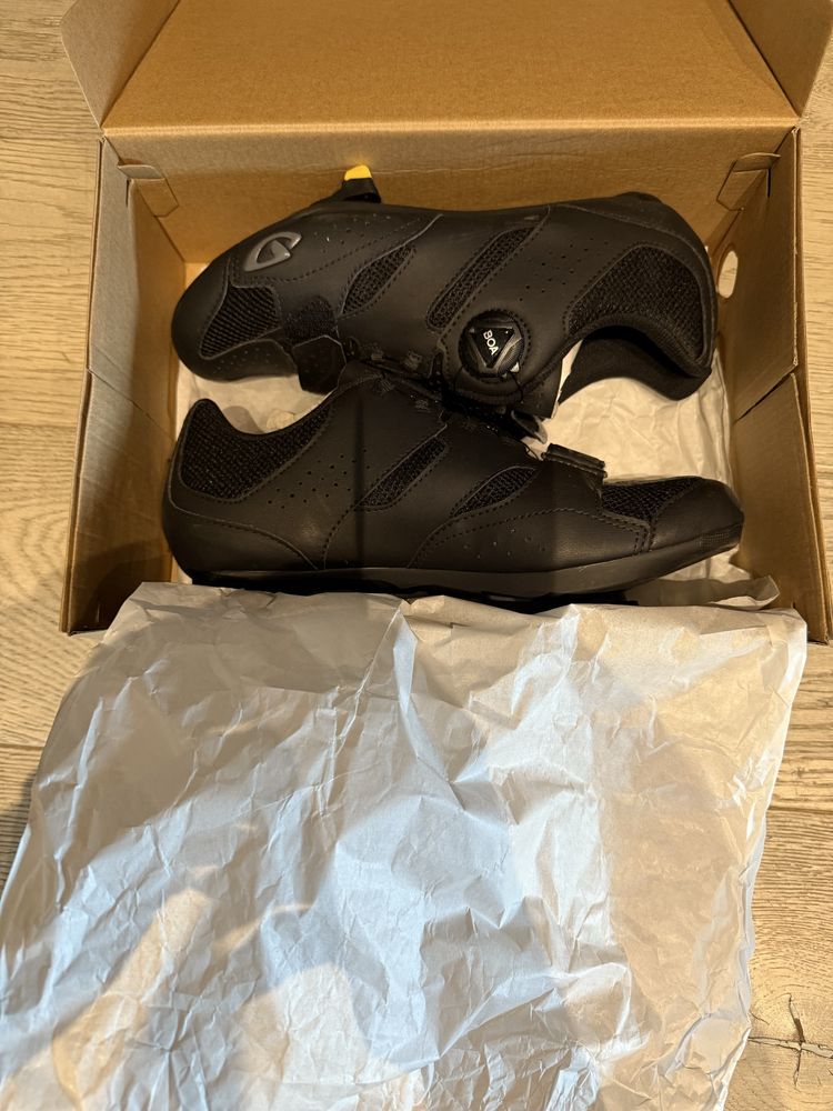 Pedały szosowe SHIMANO Ultegra PD-R8000, buty Giro Savix II