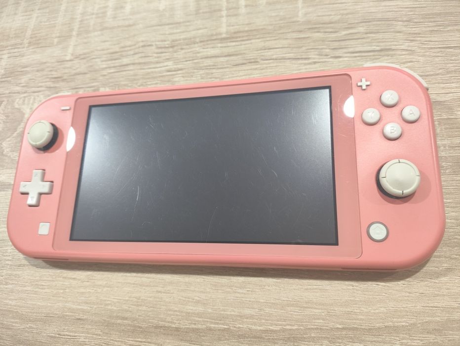 Nintendo switch lite com Pokémon sword