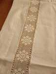 Lençol antigo com aplicação de renda, de 1,70 x 2,10 cm