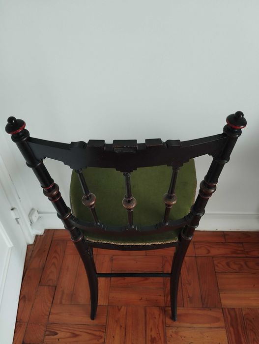 Par cadeiras antigas assento palhinha lacadas preto