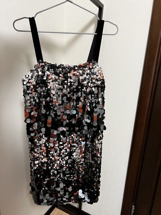 Платье в паетках,сукня Zara