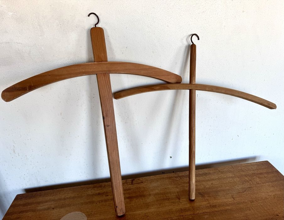 Par de cabides antigos