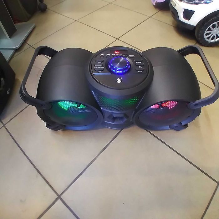 Głośnik Bluetooth z radiem i czytnikiem kart + USB + pilot - stan bdb.