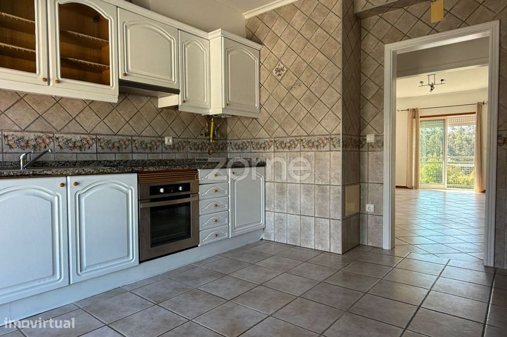 Apartamento T2 com garagem| Luso
