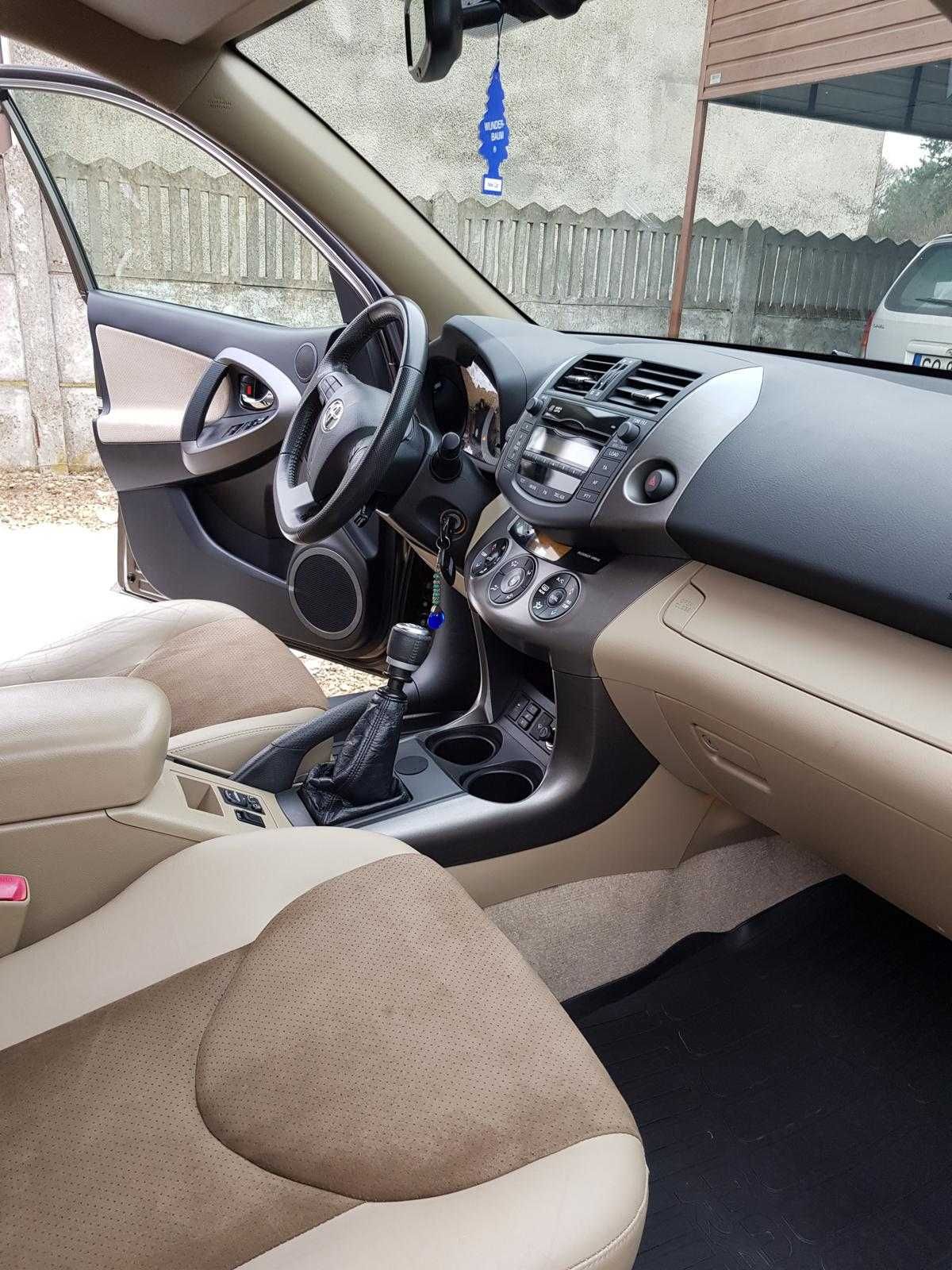 TOYOTA RAV4 2.0 benzyna 4x4 pierwszy właściciel w kraju