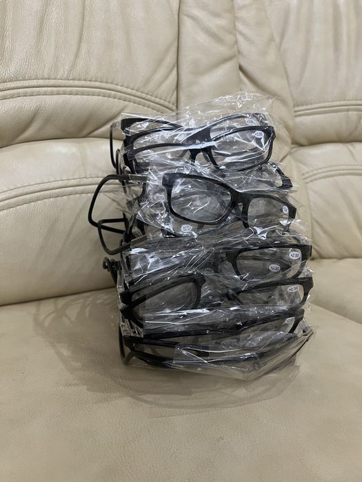 Окуляри для читання.