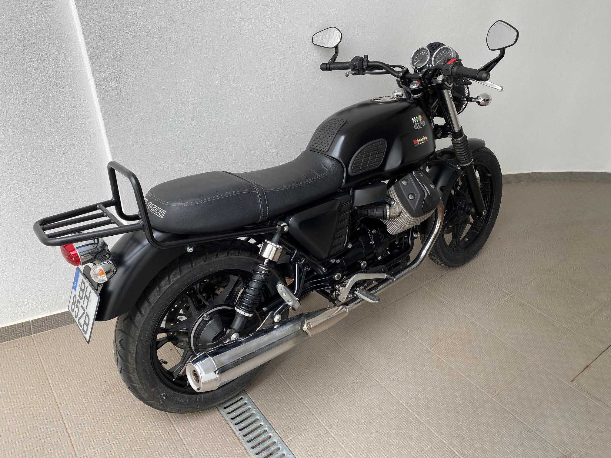 Moto Guzzi V7 Stone (Única limitada carta A2)