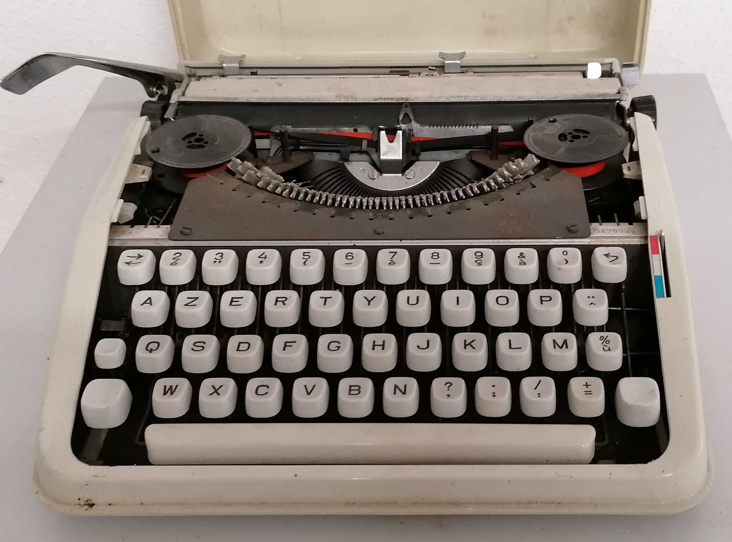 Maquina de escrever, mala, "made in brazil", vintage