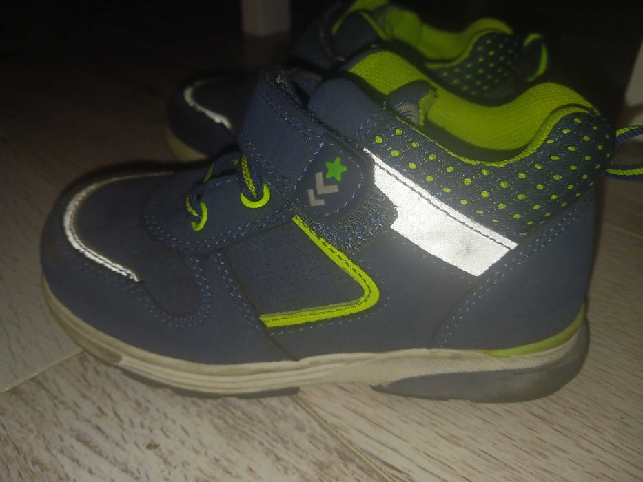 Dziecięce byty sportowe, trampki, sandały - rozmiar 23/24