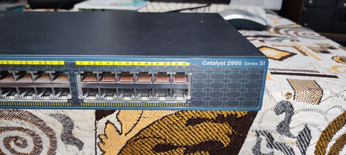 Комутатор Cisco Catalyst 2960 series SI