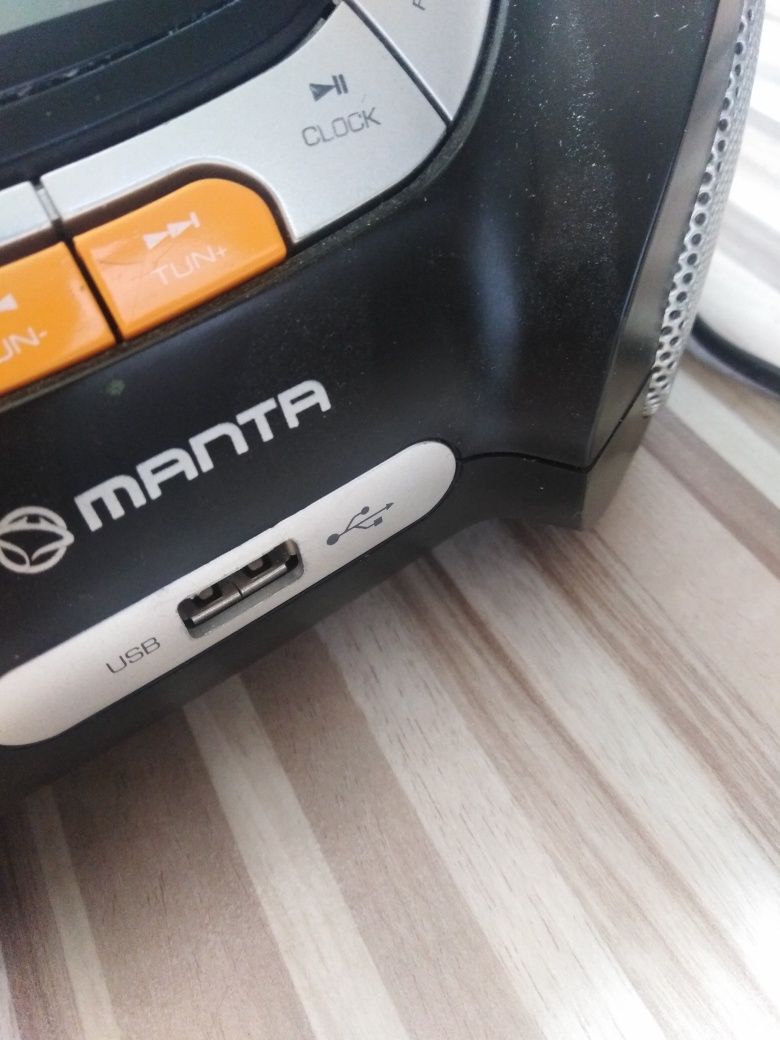 Radio z wejściem na płyty i usb
