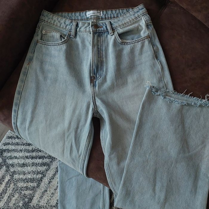 Джинси жіночі широкі