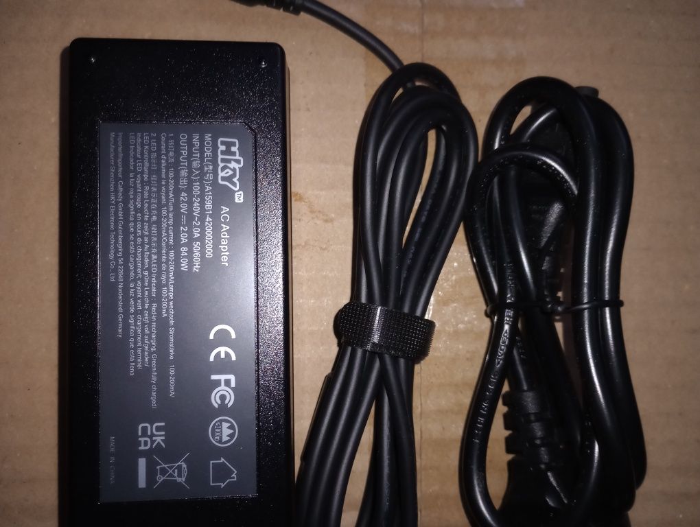 Zasilacz wzmacniacz do komputera laptopa