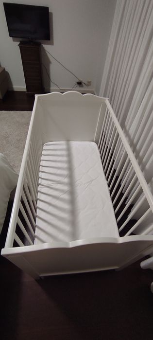 Berço IKEA com colchão