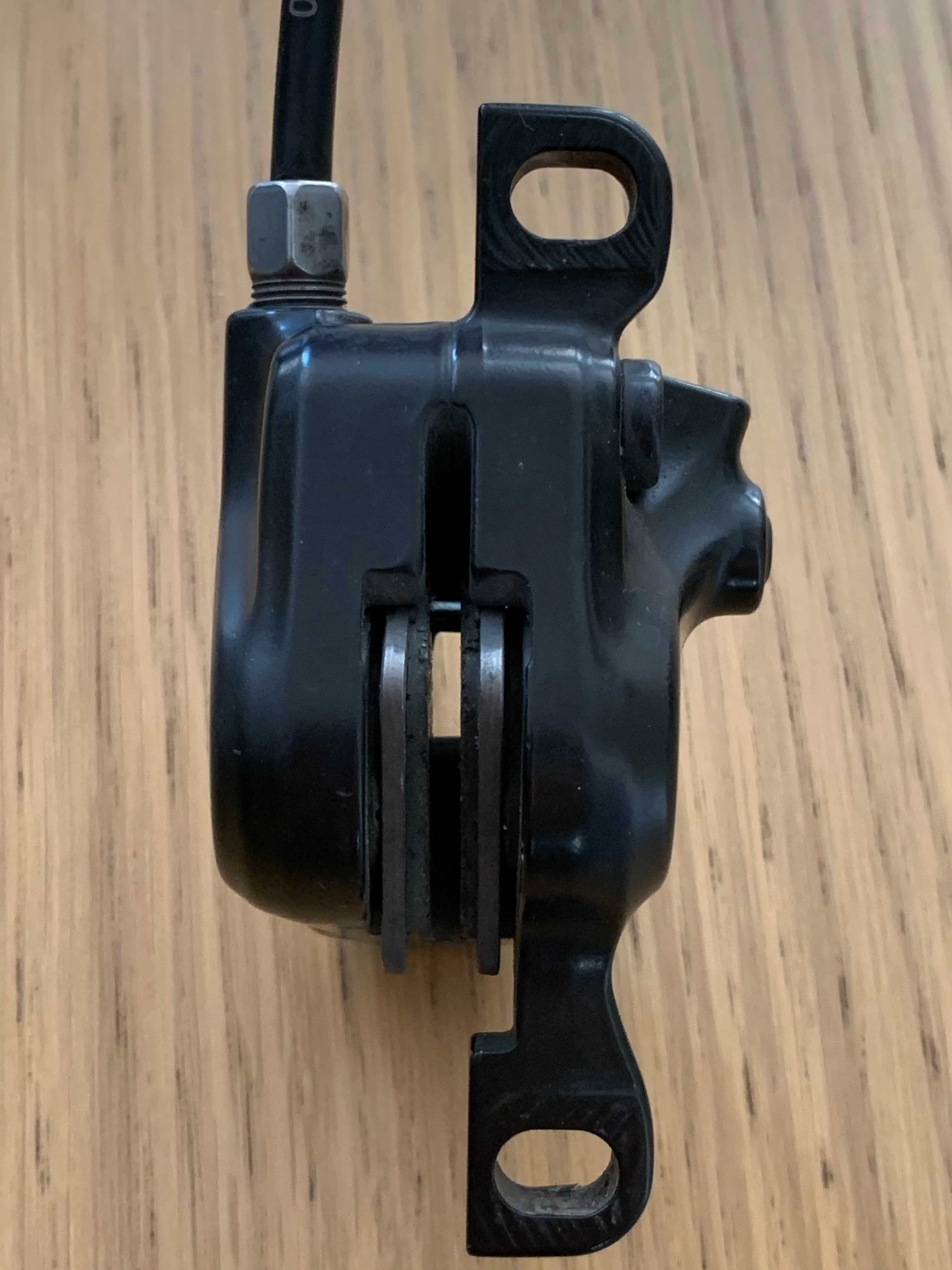 Hamulec tarczowy SHIMANO Altus BL-MT200 / BR-MT200 przód