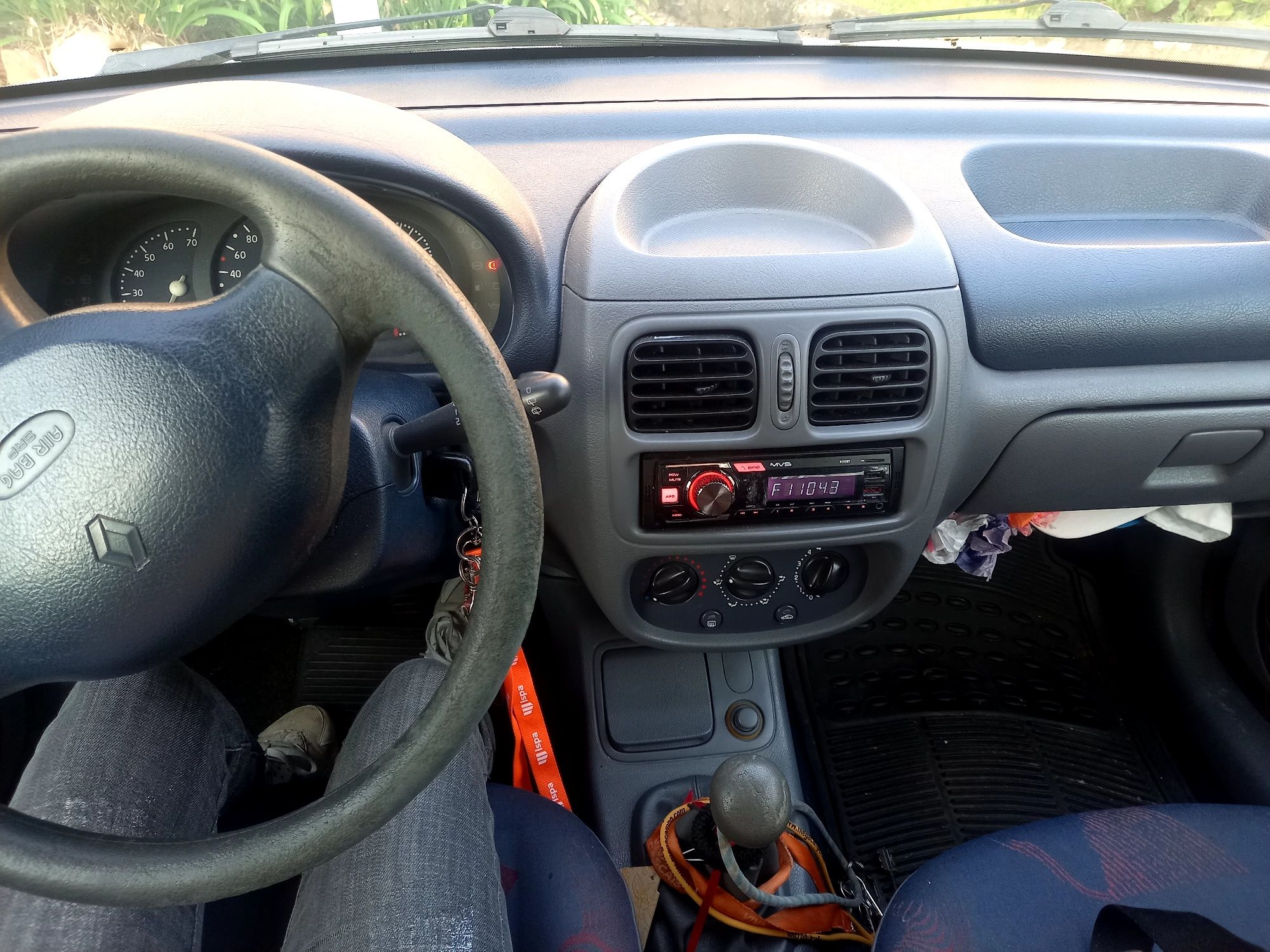 Clio 1.9 TD comercial
