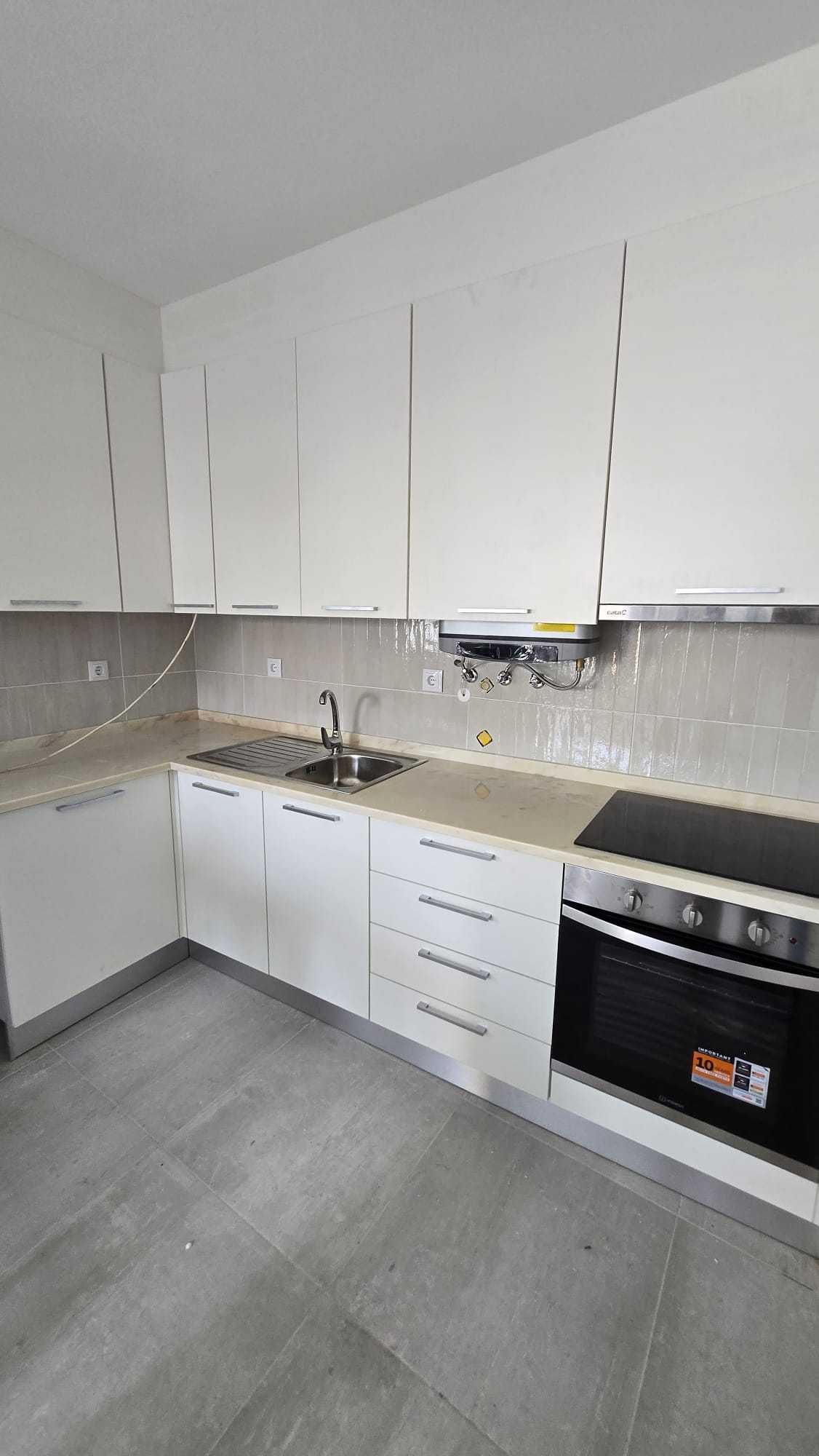 2 Apartamentos T2 em centro de Azambuja para arrendamento