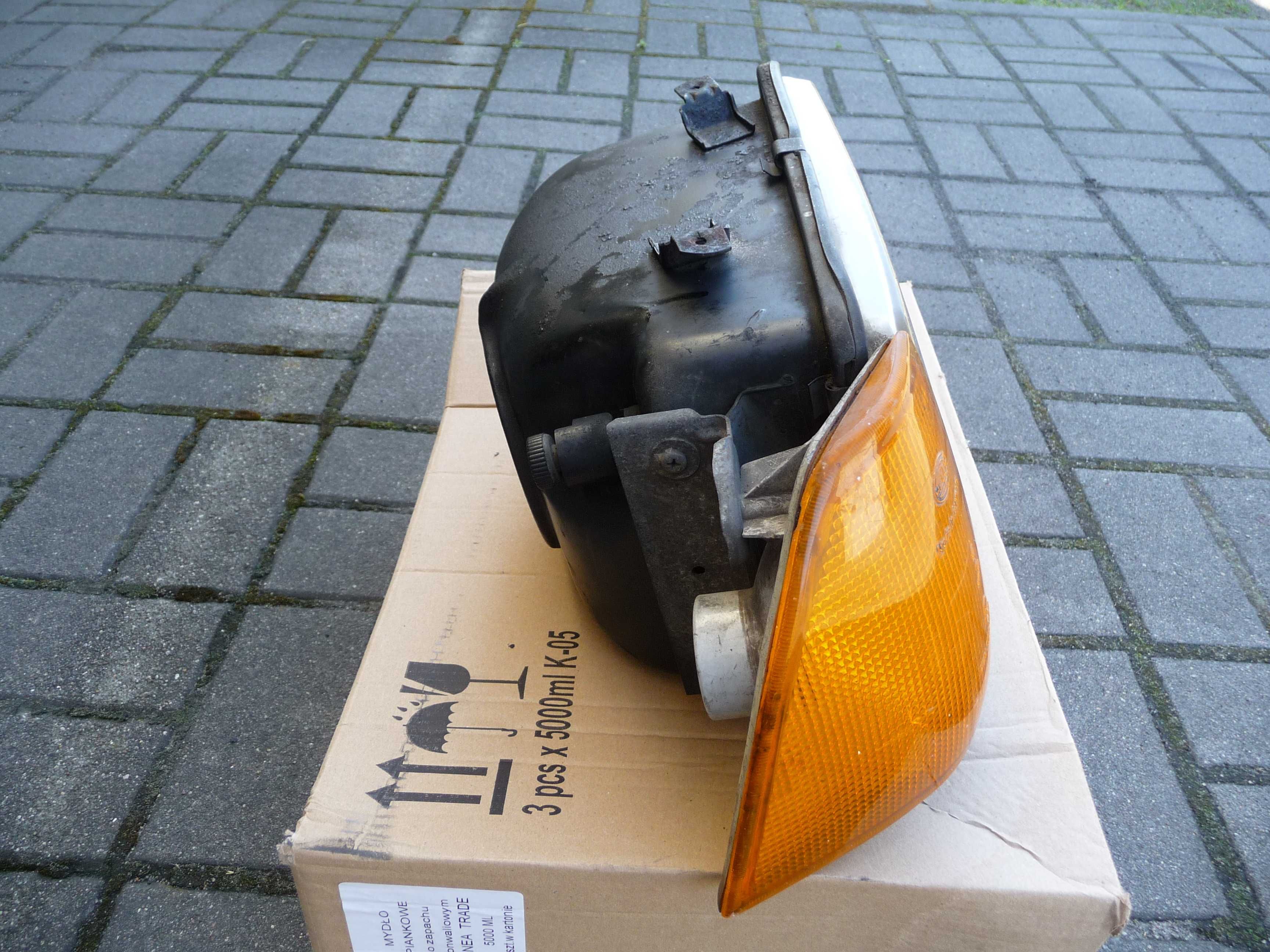 Lampa przód / przednia prawa Audi 100 c2