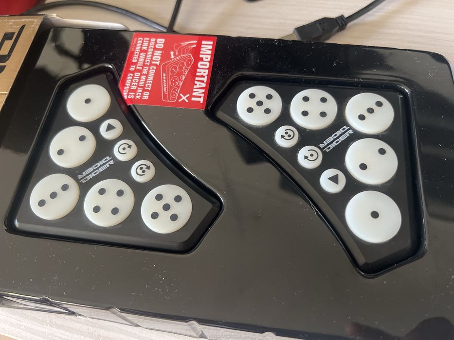 Novation Dicer - kontrolery DJ do Serato/Traktor