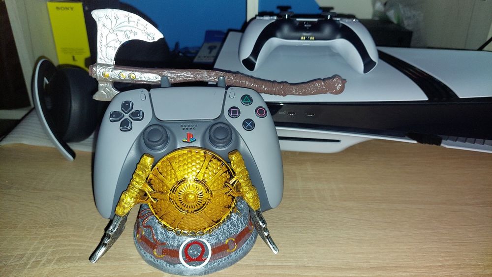 Stojak na kontroler GOD OF WAR PS5/XBOX SERIES